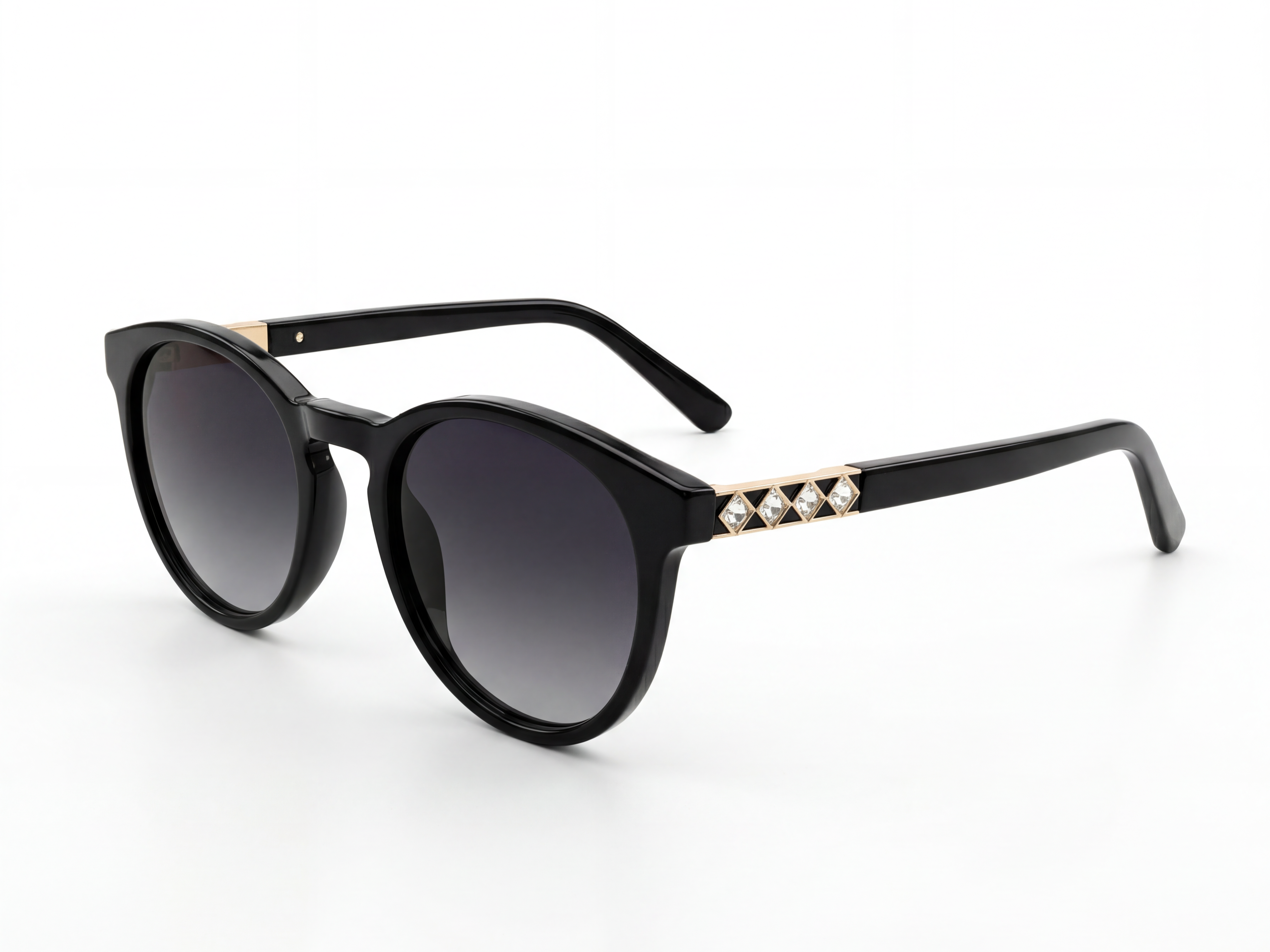 Orin — Black Frame & Smoke Gradient Lenses