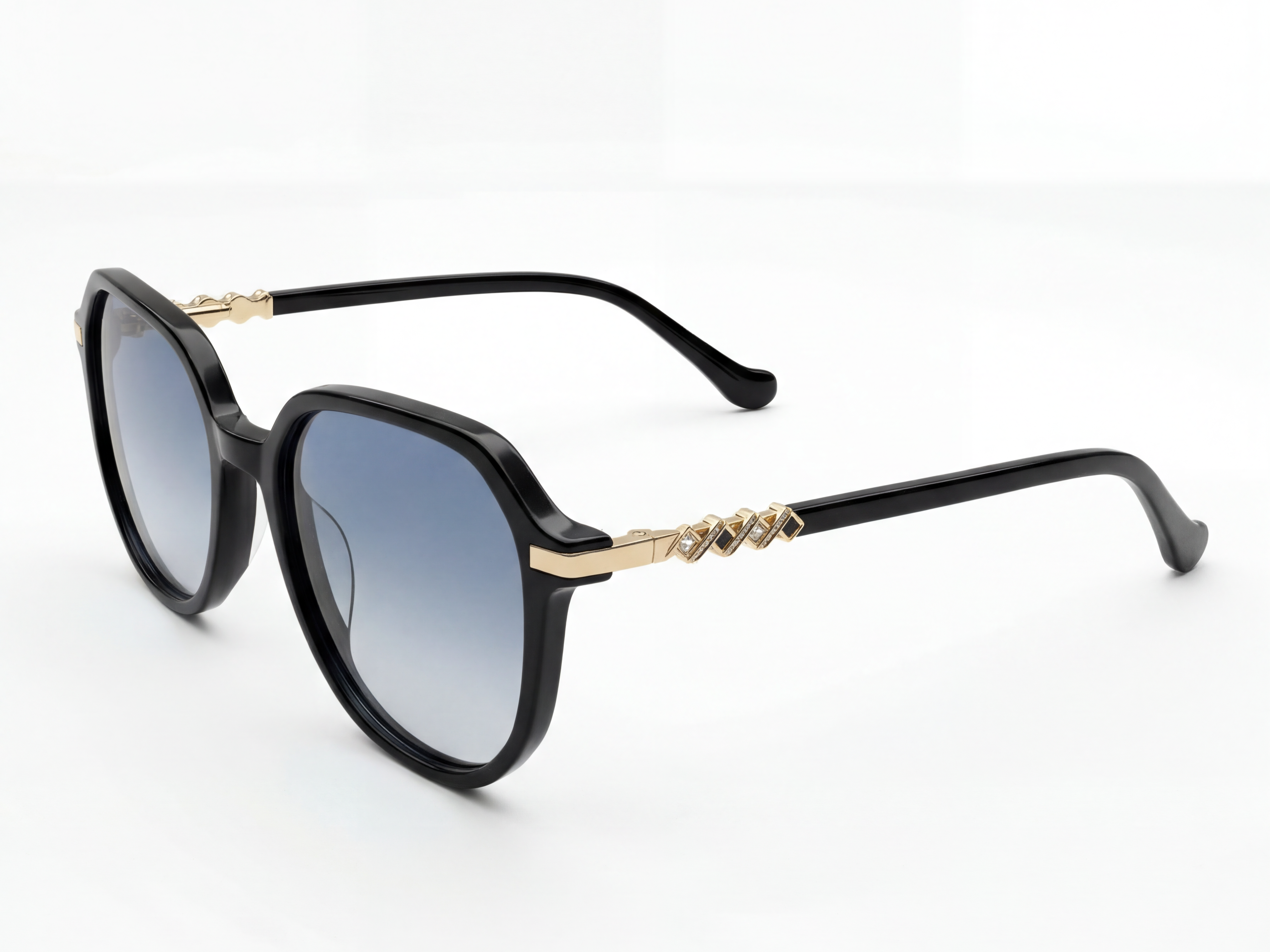 Vero — Glossy Black Frame & Sky Blue Gradient Lenses